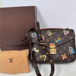Limited Edition Louis Vuitton Métis crossbody bag